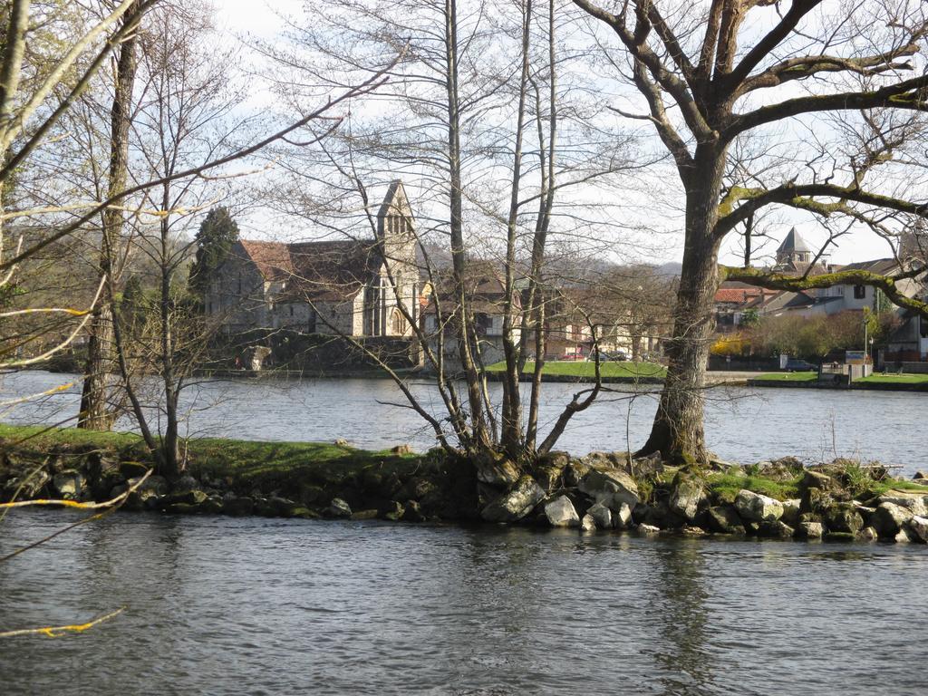 Le Petit Chat Acomodação com café da manhã Beaulieu-sur-Dordogne Exterior foto